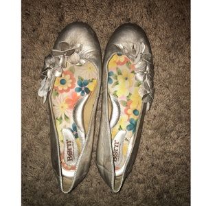Born Silver Flower Flats Size 8.5